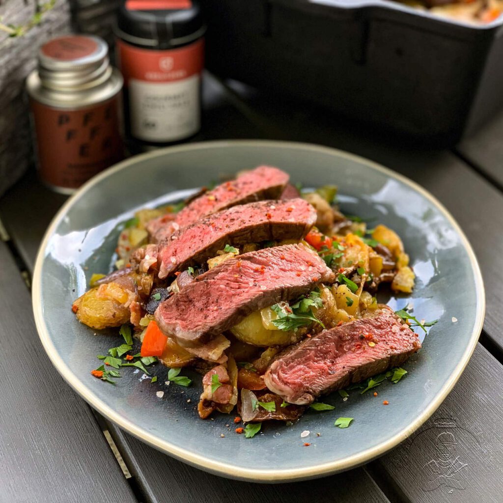 Bratkartoffelpfanne mit Entrecôte - GG-Grillen