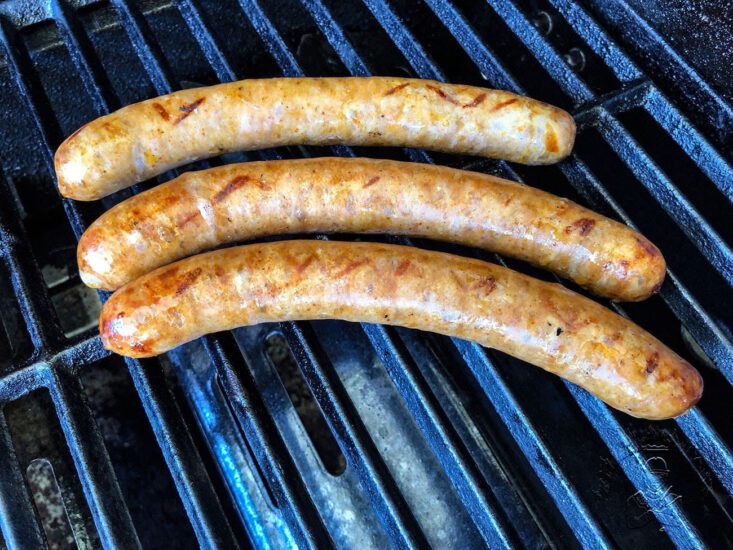 Käse-Schinken Kastenbrot mit Merguez Bratwurst - GG-Grillen