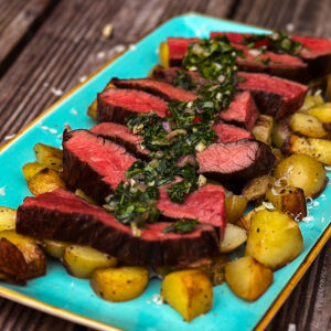 Flanksteak auf Kartoffelbett